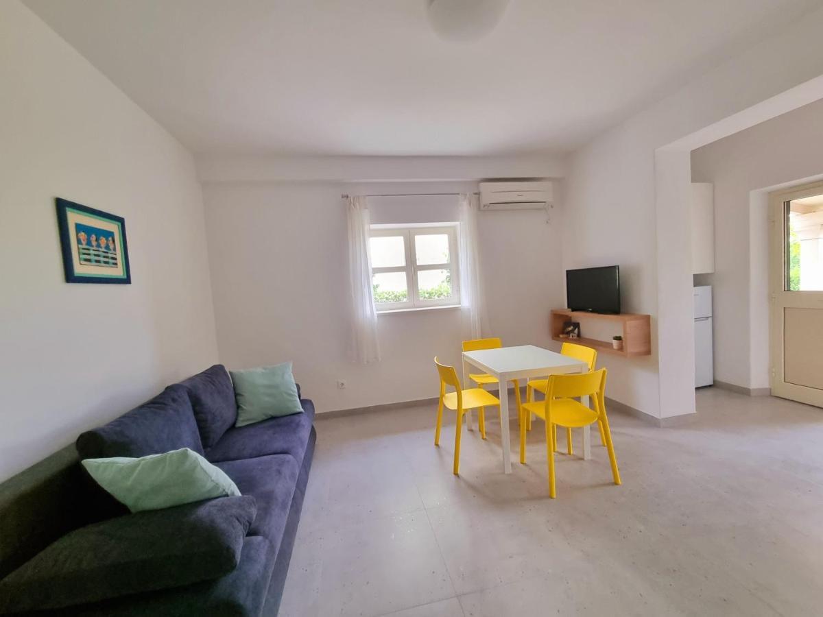 Apartments Iskra Duće Eksteriør bilde